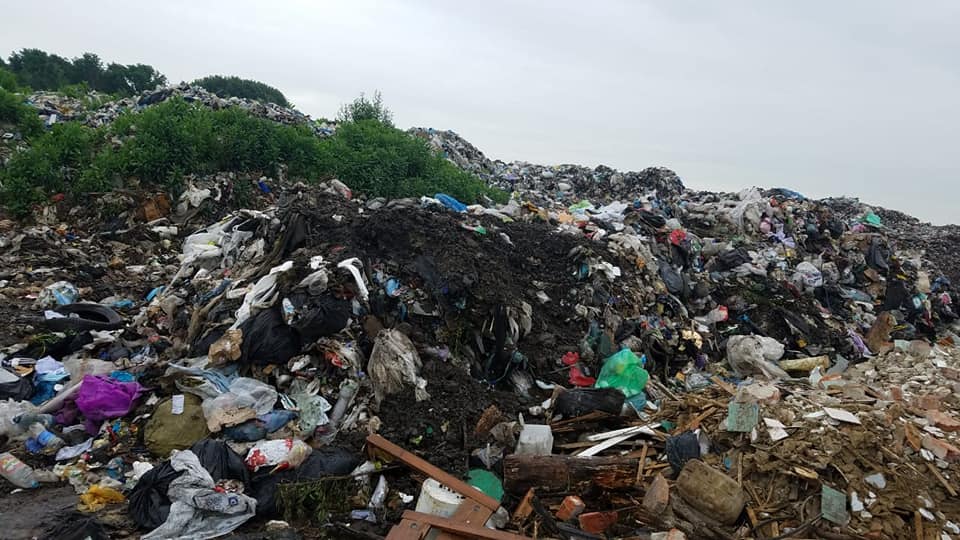 На Богородчанщині скидали сміття з Львівської області (ФОТО)