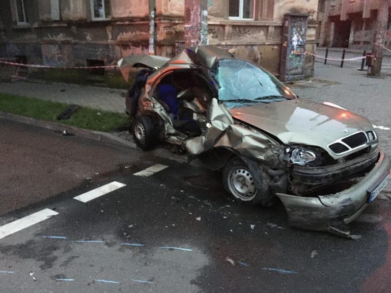 Стало відомо, хто виїхав “на червоне” у смертельній ДТП на Грушевського-Василіянок (ВІДЕО)