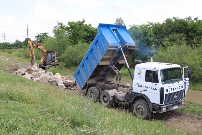 БК Вертикаль долучилася до боротьби з наслідками повені у Франківську