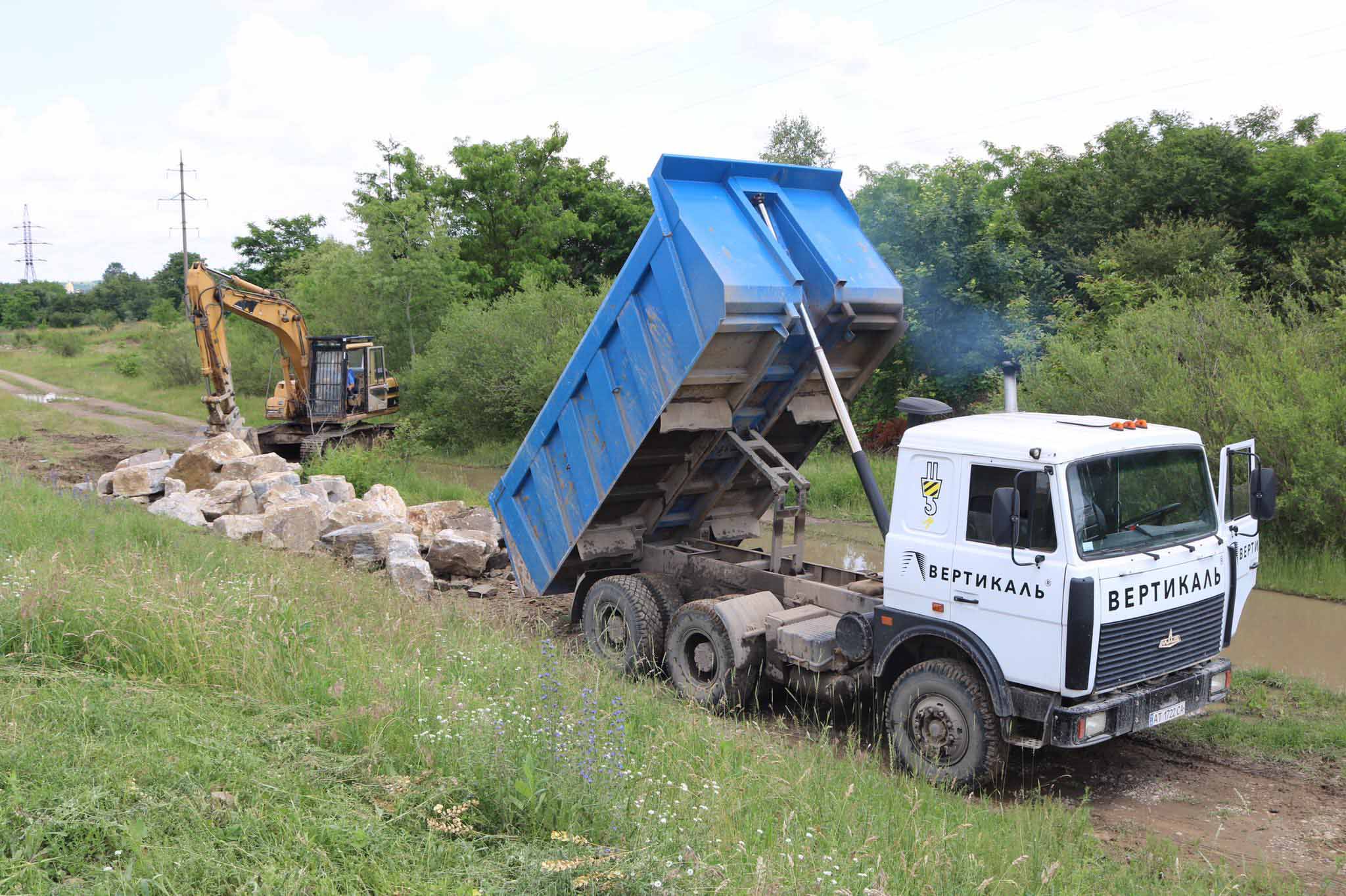 БК Вертикаль долучилася до боротьби з наслідками повені у Франківську