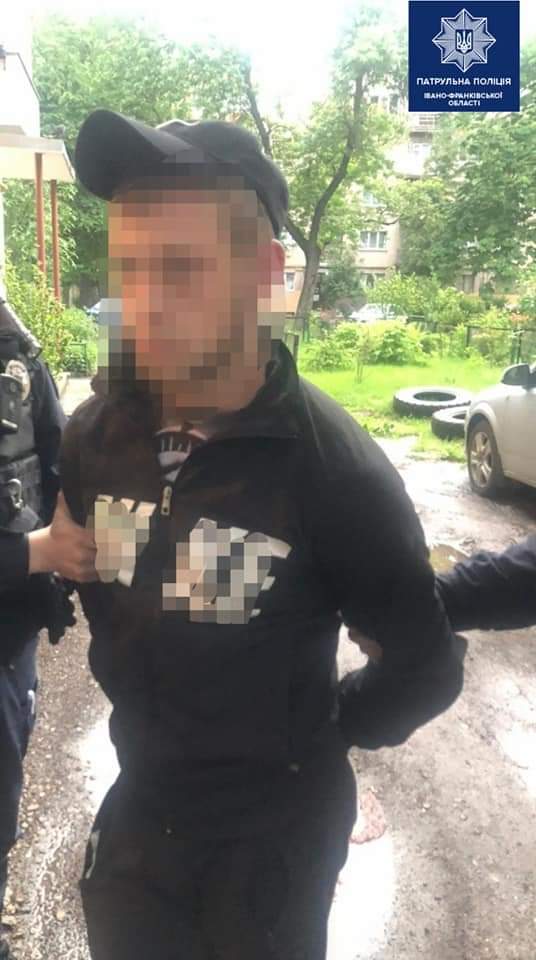 Вранці на Коновальця пограбували франківця – поліція знайшла ймовірного кривдника (ФОТО)