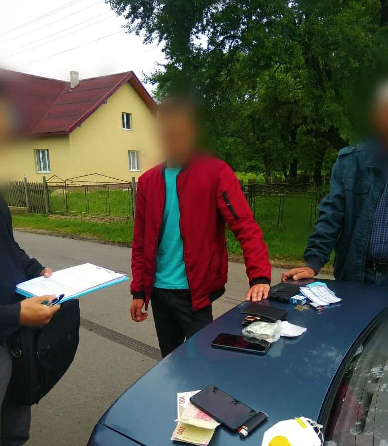 Голову Витвицької ОТГ взяли на хабарі за дозволи на рекламу (ФОТО)