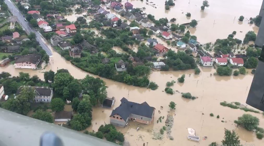 У Галичі частково зійшла вода – дорога Франківськ-Львів розблокована