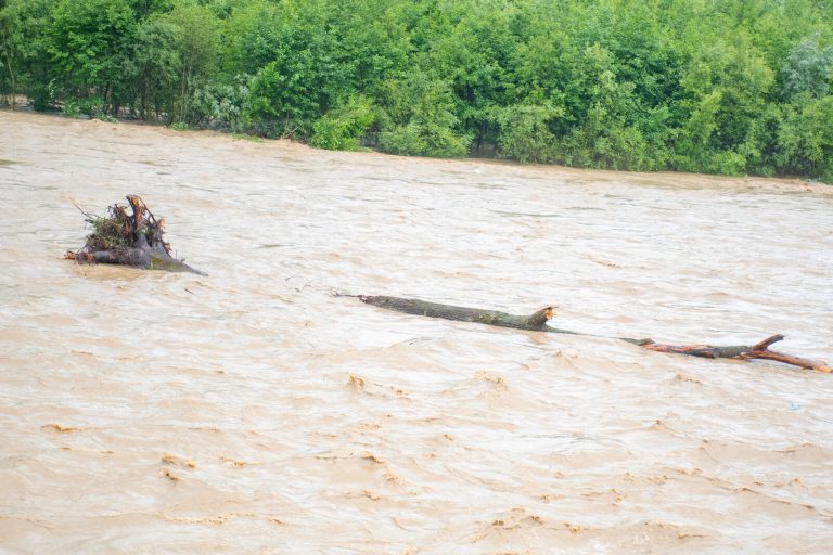 В Обертині висока вода підтопила сім дворів та кілька гектарів городів
