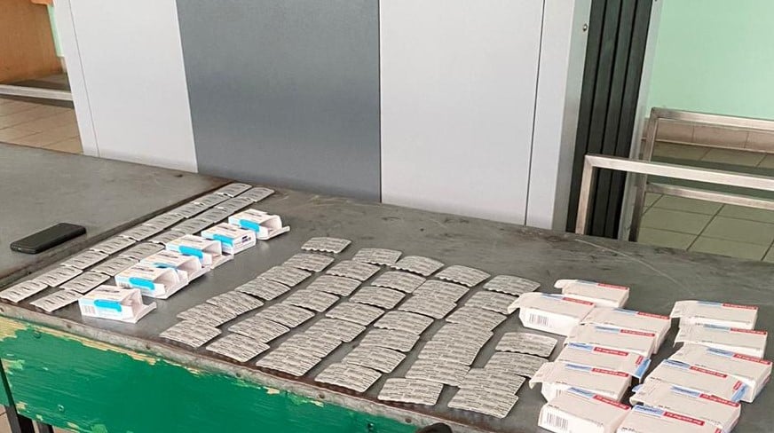 35-річний прикарпатець намагався ввезти в Україну майже 600 таблеток трамадолу (ФОТО)