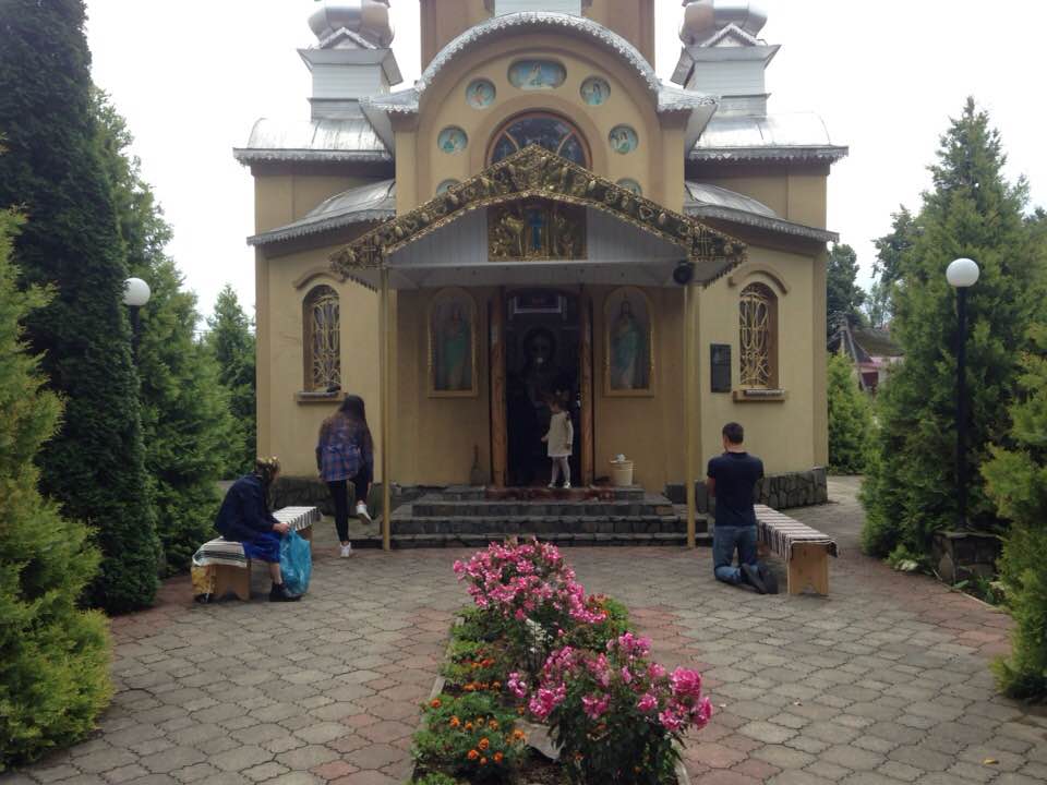 У Перегінську релігійні громади почали судитися через право власності на каплицю