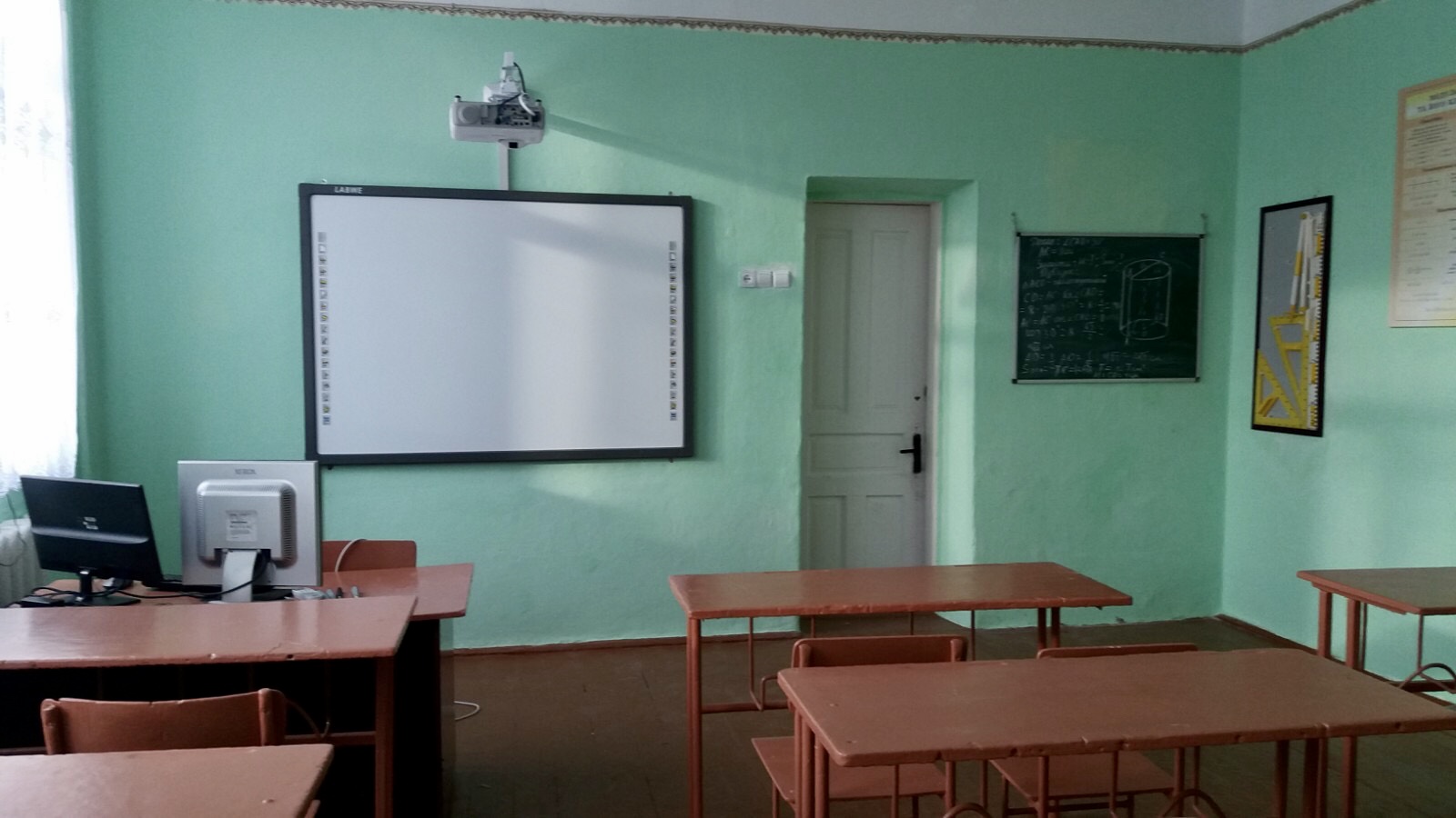 Франківські школи до кінця тижня переходять на дистанційку, садки – не працюватимуть