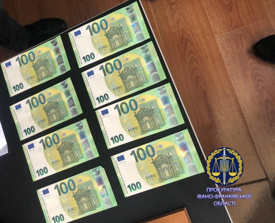 Прикарпатець спробував відкупитися від армії за 800 євро: отримав підозру від поліції (ФОТО)