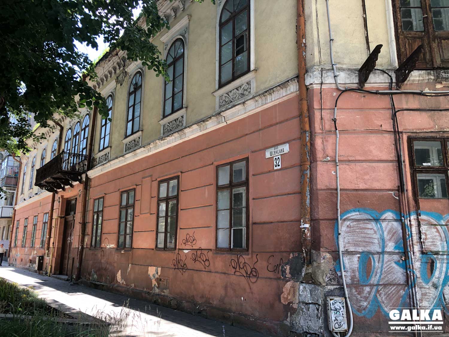 ПНУ відчужить “передаварійну” пам’ятку архітектури на Шевченка – утримувати немає змісту (ФОТО)