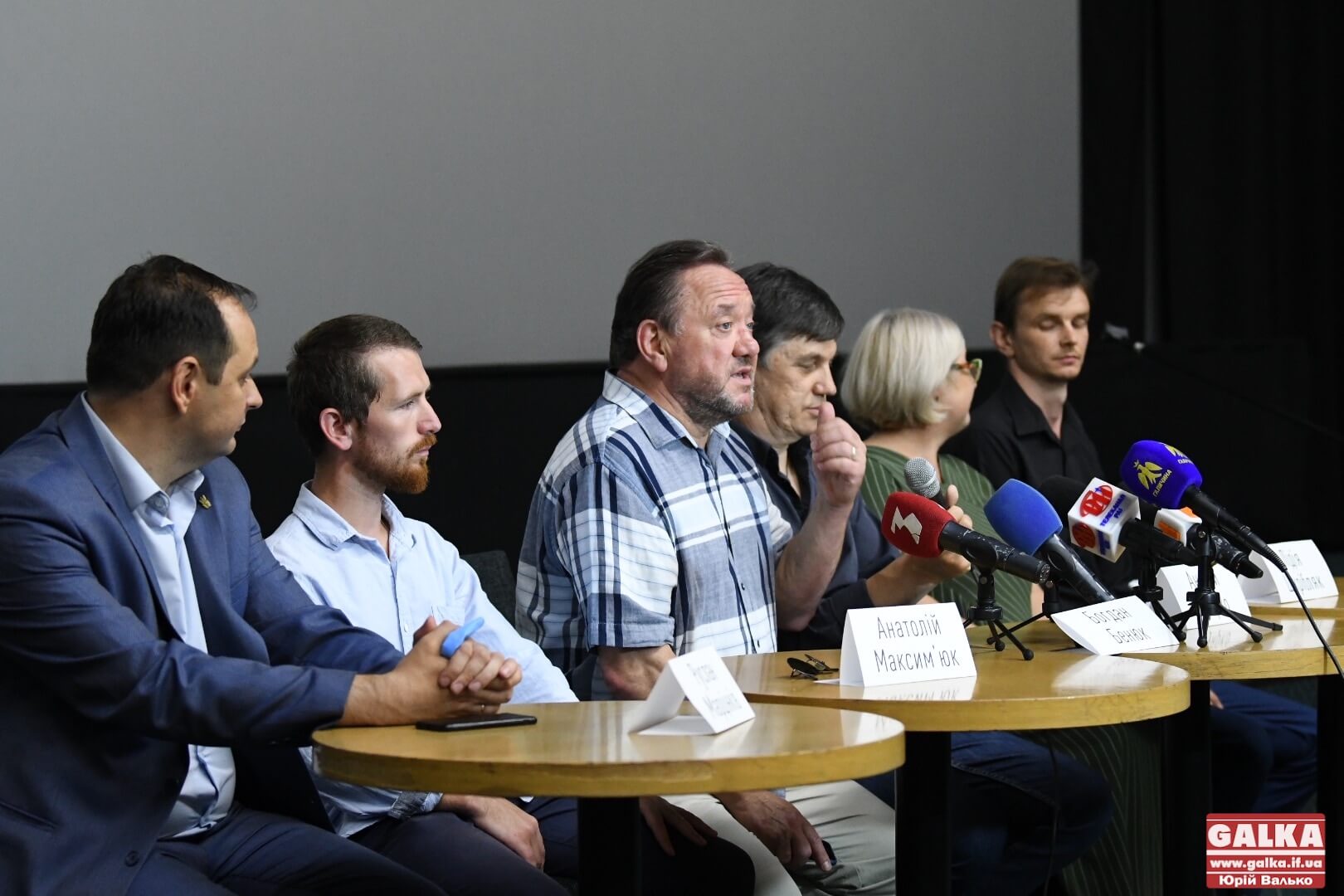 «За посмішками бачимо трагедію»: в Івано-Франківську презентували стрічку про бійців «Східняк» (ФОТО)