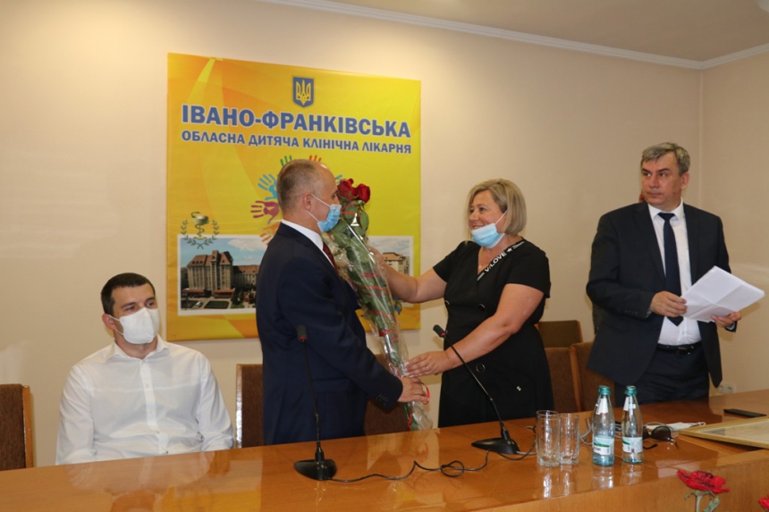 Представили нового директора Івано-Франківської обласної дитячої лікарні (ФОТО)