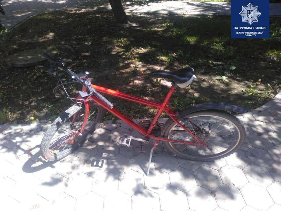 На Тичини затримали чоловіка у розшуку, ще й з краденим велосипедом (ФОТО)