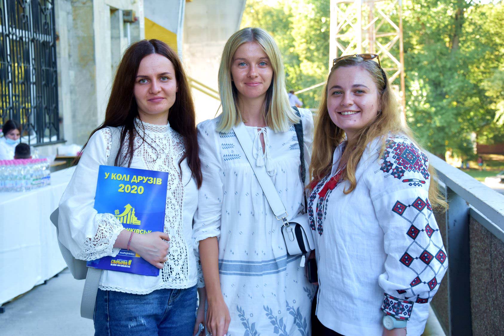 З вином і попкорном: Івано-Франківський осередок “Свободи” провів масштабний захід для своїх прибічників
