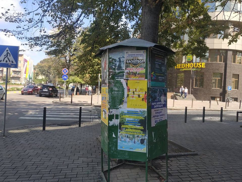 У Франківську – майже сто місць для розміщення агітації, у Снятині їх немає взагалі – ОПОРА