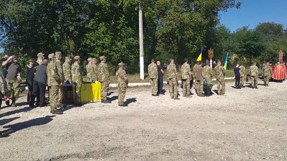 На Прикарпатті прощаються із бійцем, який загинув у зоні ООС (ФОТО)