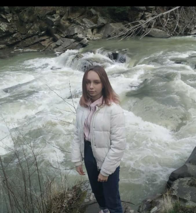 Три ночі не ночувала вдома: у Франківську зникла 15-річна дівчина (ФОТО, ОНОВЛЕНО)