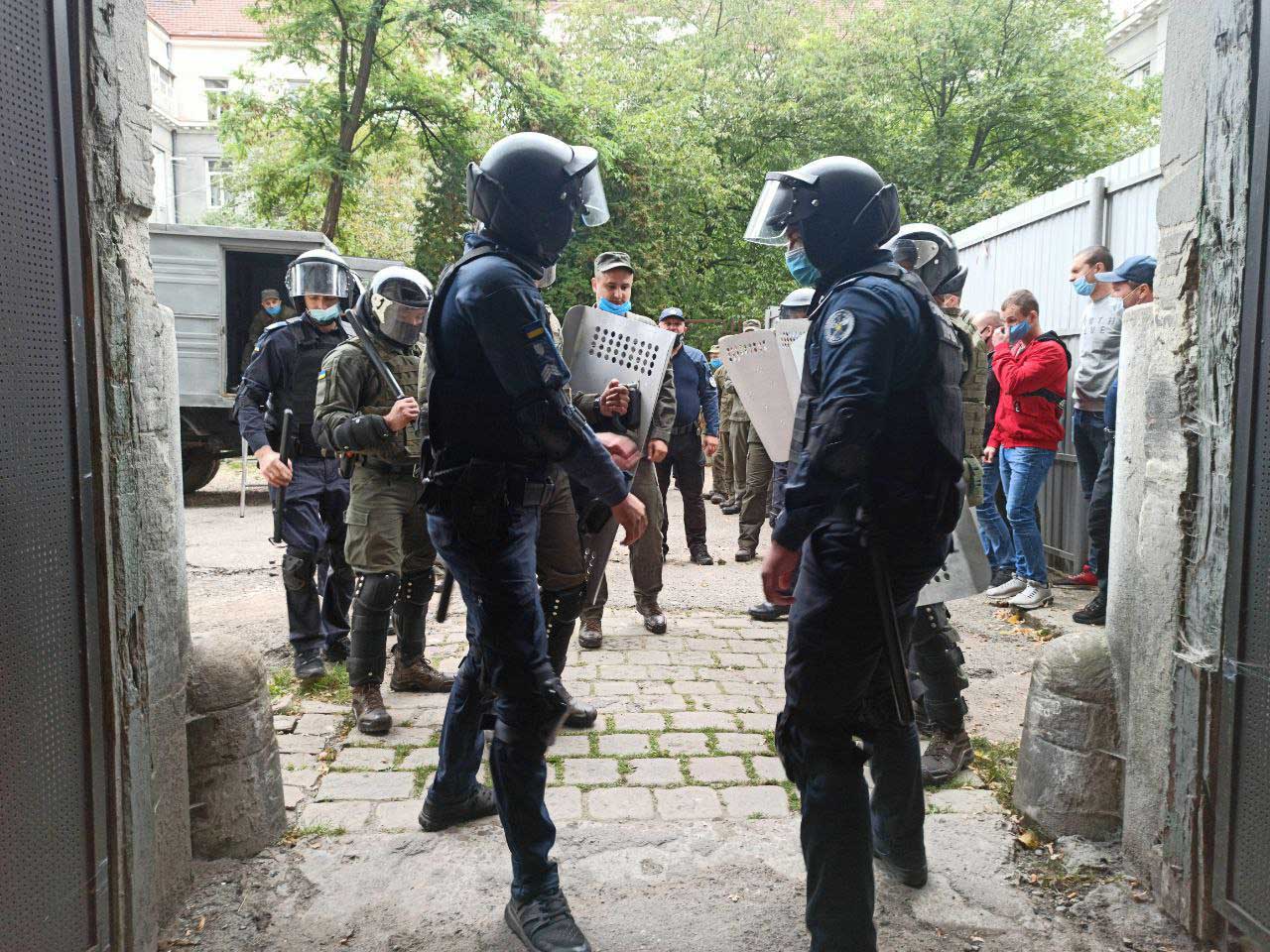 У Франківську бійці судової охорони та Нацгвардії провели спільні навчання (ФОТО)