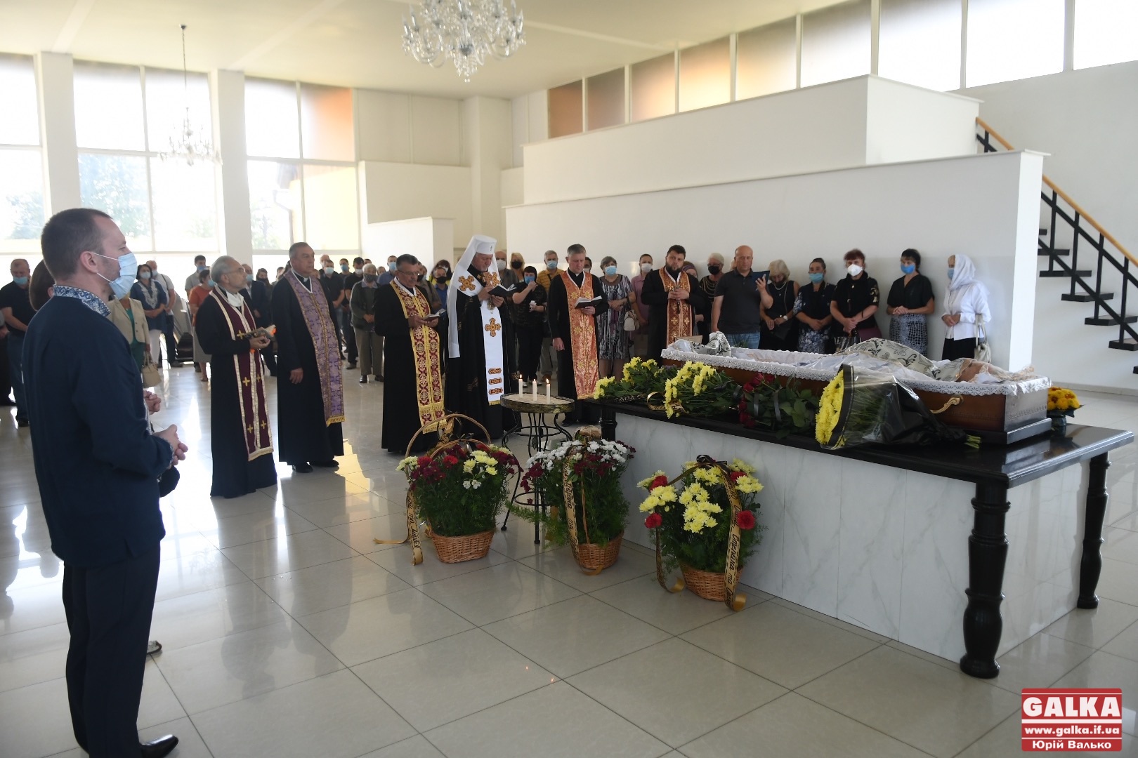 Франківськ прощається з відомим судмедекспертом Омеляном Левицьким (ФОТО)