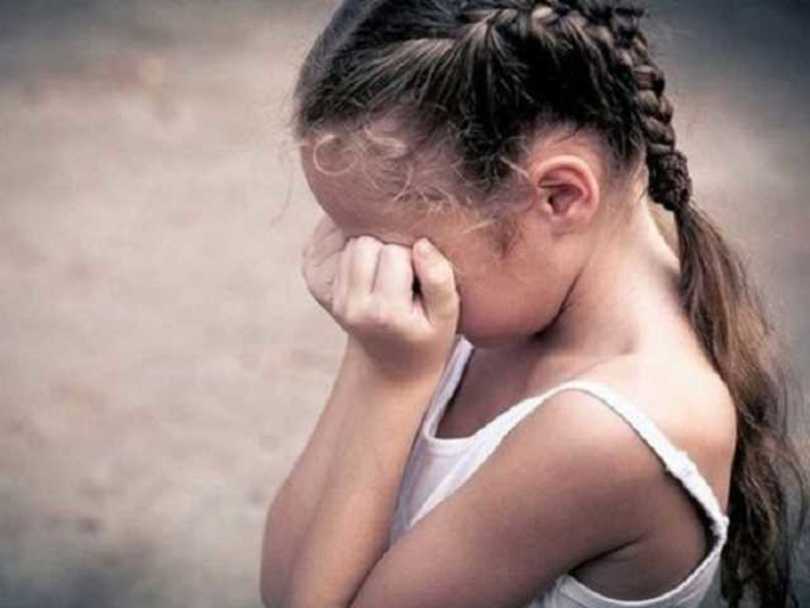Зайшов у підвал і зняв штани: у Франківську невідомий хотів розбестити двох дівчаток
