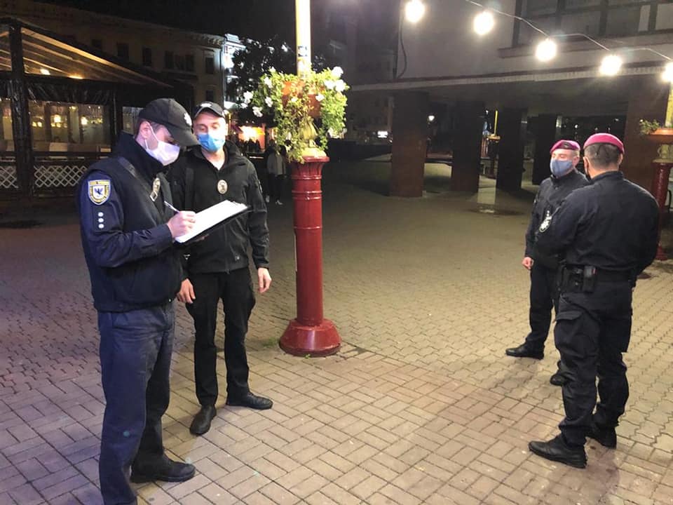 Три франківські заклади оштрафували, бо порушували карантин