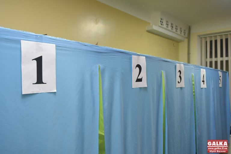 Правоохоронці взялися розслідувати можливий підкуп виборців штабом Шевченка (ВІДЕО)