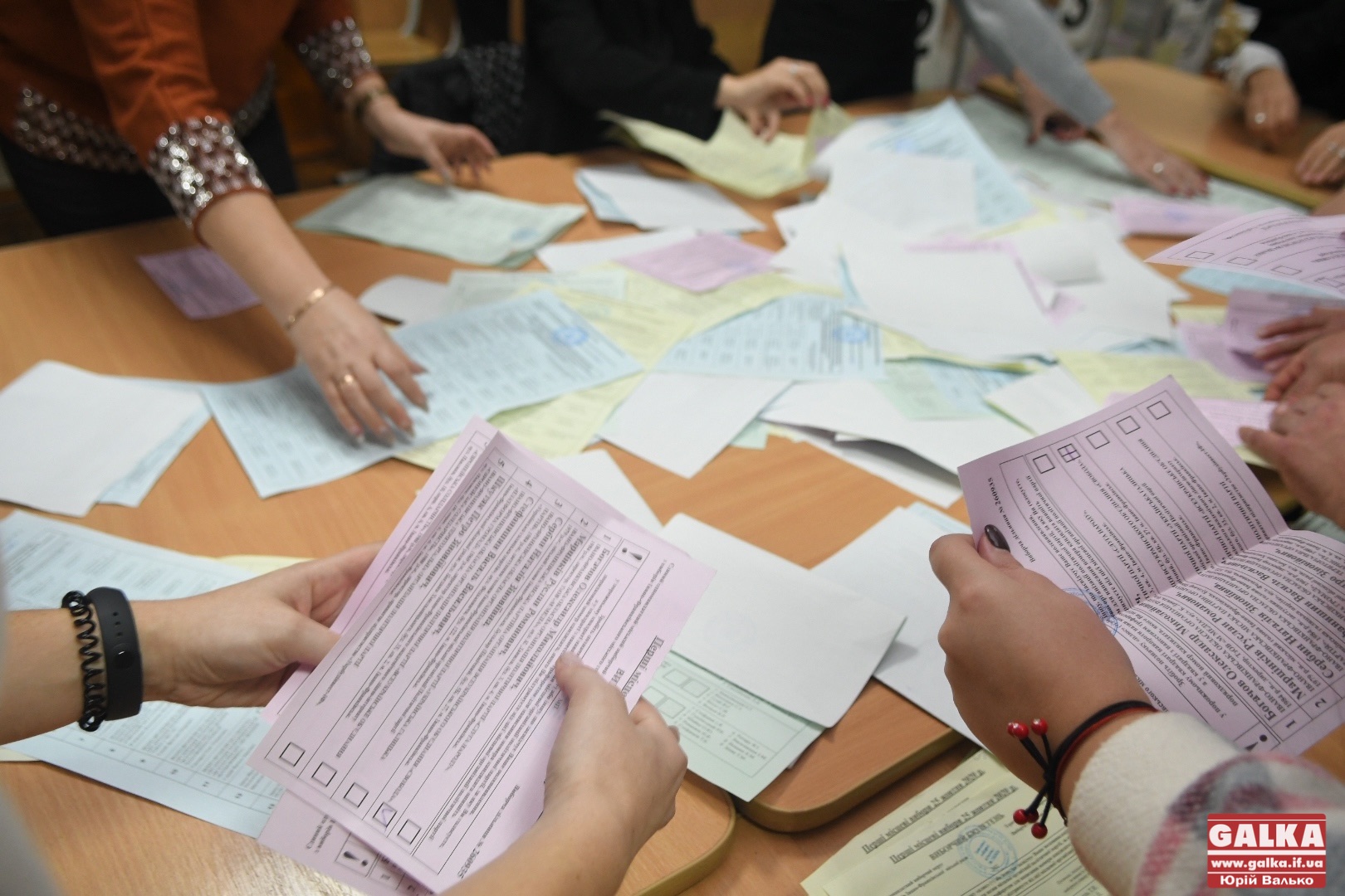 Стала відома кількість депутатів від “Свободи”, “ЄС” та “Батьківщини” у новій міській раді