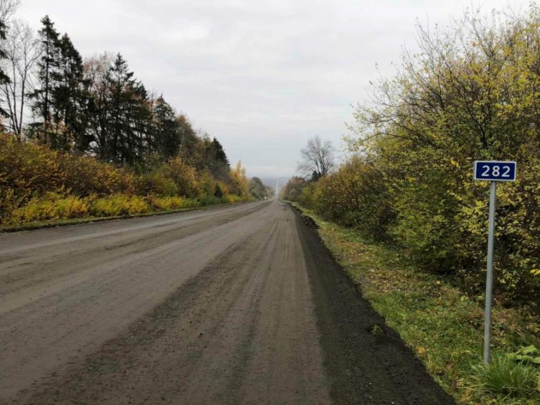 Дорогу “Мукачево – Львів” ремонтують на Прикарпатті: є проблеми з влаштуванням кілець (ФОТО)