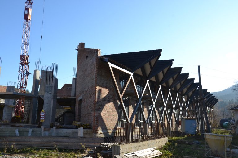 Як у Микуличині будують Центр зустрічі молоді України та Польщі (ФОТО)