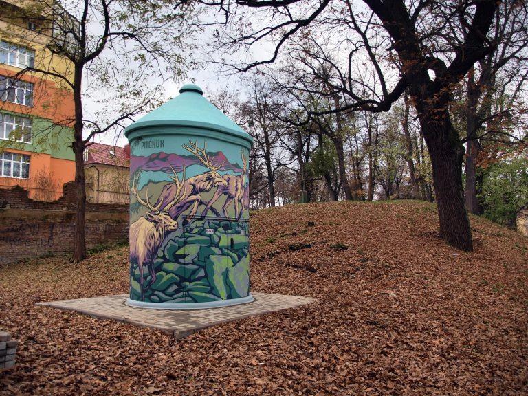 Нещодавно встановлену електропідстанцію на Валах прикрасили малюнком (ФОТО)
