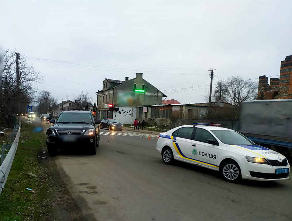 Удосвіта в Галичі 25-річний водій Лексуса смертельно травмував чоловіка (ФОТО)