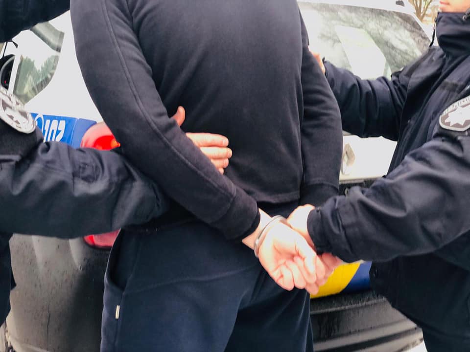 У Франківську спіймали групу крадіїв – перед цим вони встигли обдурити жінку (ФОТО)