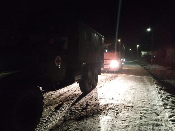 На Прикарпатті через ожеледицю в дорожній полон потрапили дві вантажівки (ФОТО)