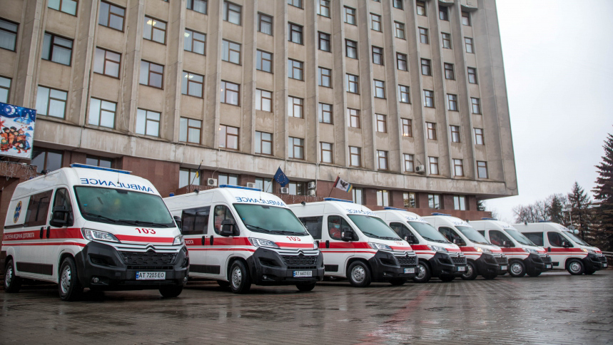 Прикарпаття отримало сім нових автомобілів “швидкої” (ФОТОФАКТ)