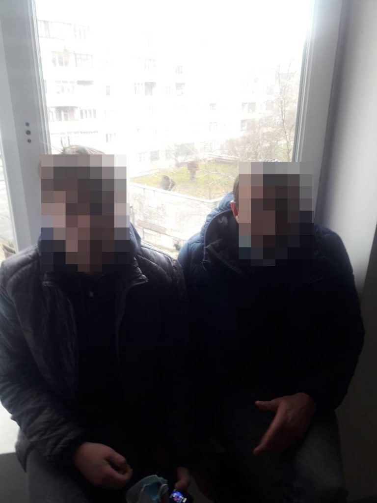 Шукали відчинені квартири: на Довженка затримали двох вірмен з набором крадіїв (ФОТО)