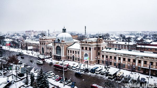 Нарешті під снігом: як виглядає зимовий Франківськ з неба (ФОТО)