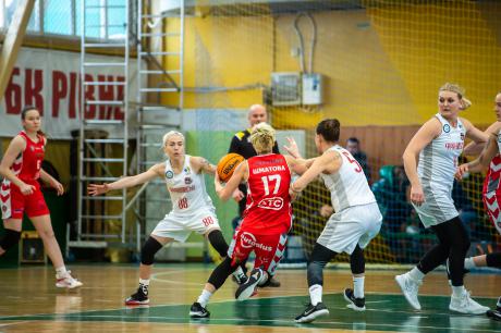 Франківські баскетболістки двічі програли суперницям з Рівного (ВІДЕО)