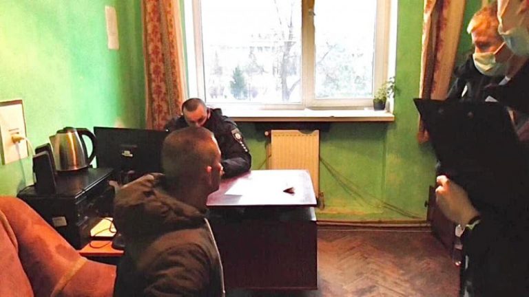 На Богородчанщині чоловік пропонував поліцейському хабар 100 євро