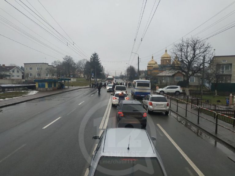 У Ямниці знову перекрили дорогу (ФОТОФАКТ)