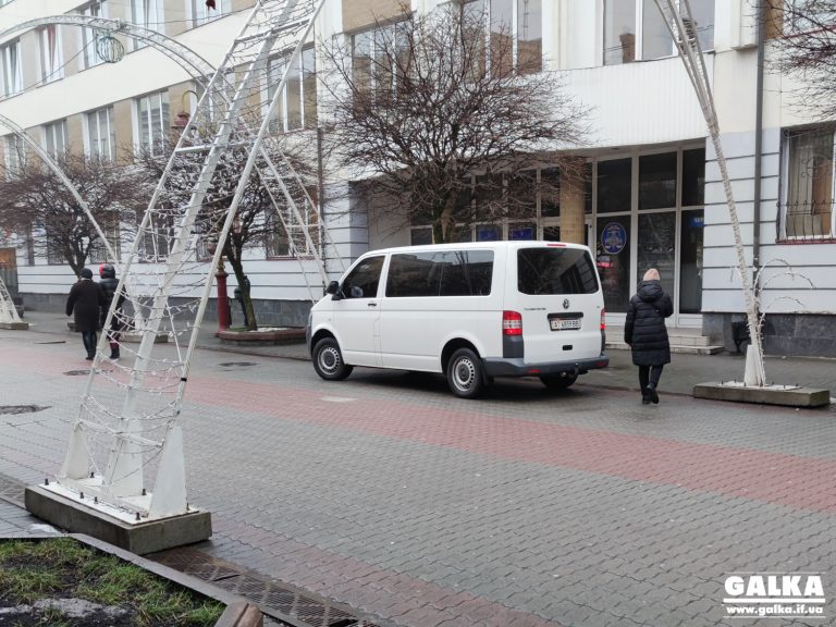 В ДФС Франківщини кажуть, що після обшуків ДБР та СБУ ніхто з працівників не отримав звинувачень