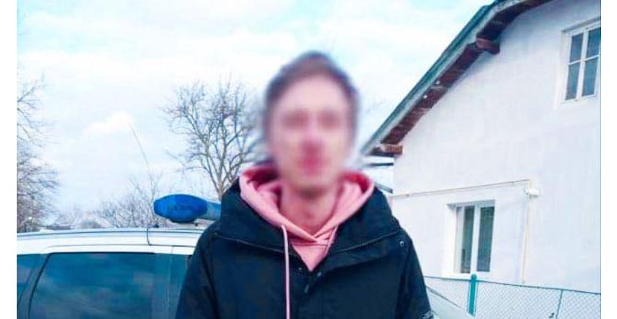 В Угриневі п’яний водій на швидкості вилетів з дороги і врізався в будинок: у нього знайшли наркотики (ФОТО, ВІДЕО)