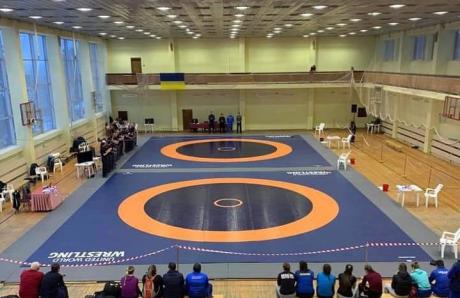 Прикарпатські борчині здобули три медалі на чемпіонаті України