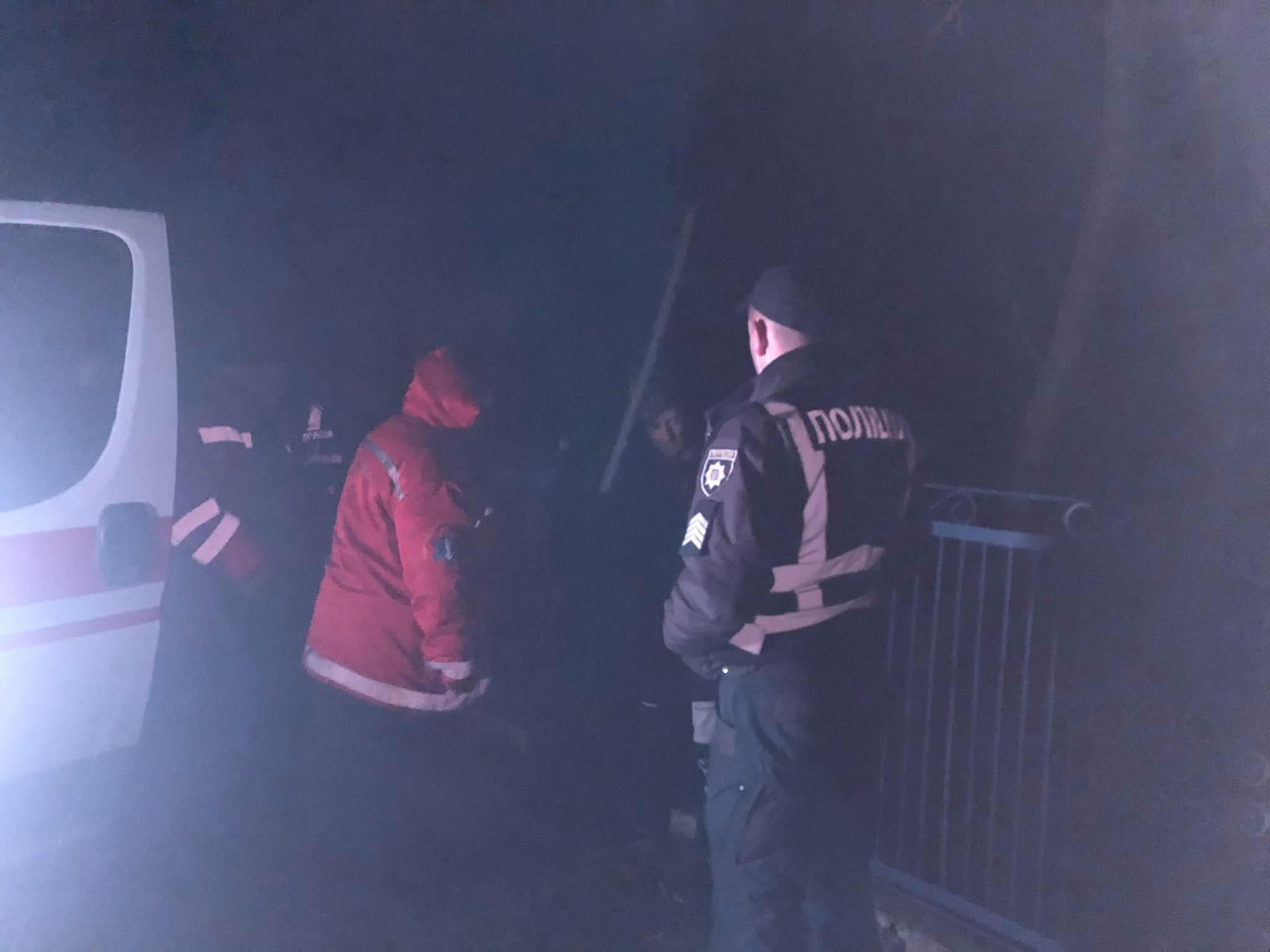 Як галицькі поліціянти загадкового чоловіка від холодної смерті врятували (ФОТО)