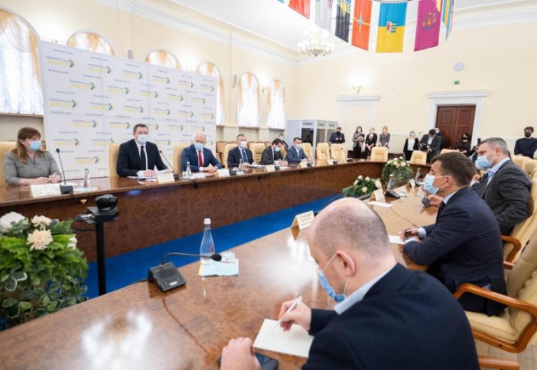 Меморандум між Кабміном, НКРЕКП, “Нафтогазом” та міськими головами: що це значить для прикарпатців