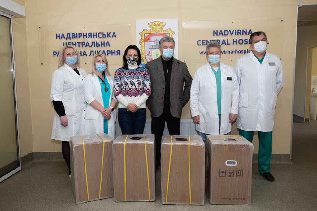 Лікарні Яремчі та Надвірної отримали кисневі концентратори (ФОТО)