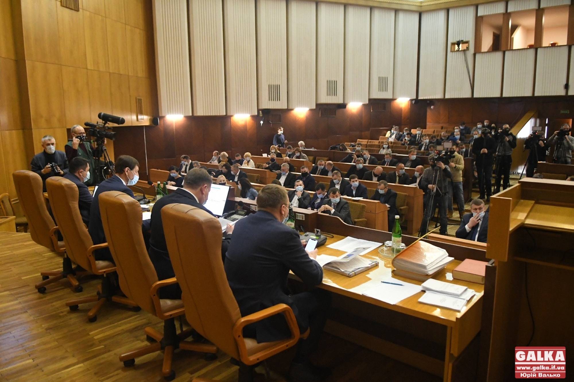 На захист “бідних” райрад: обласна рада звернулася до Президента та ВРУ, “Слуги народу” утримались