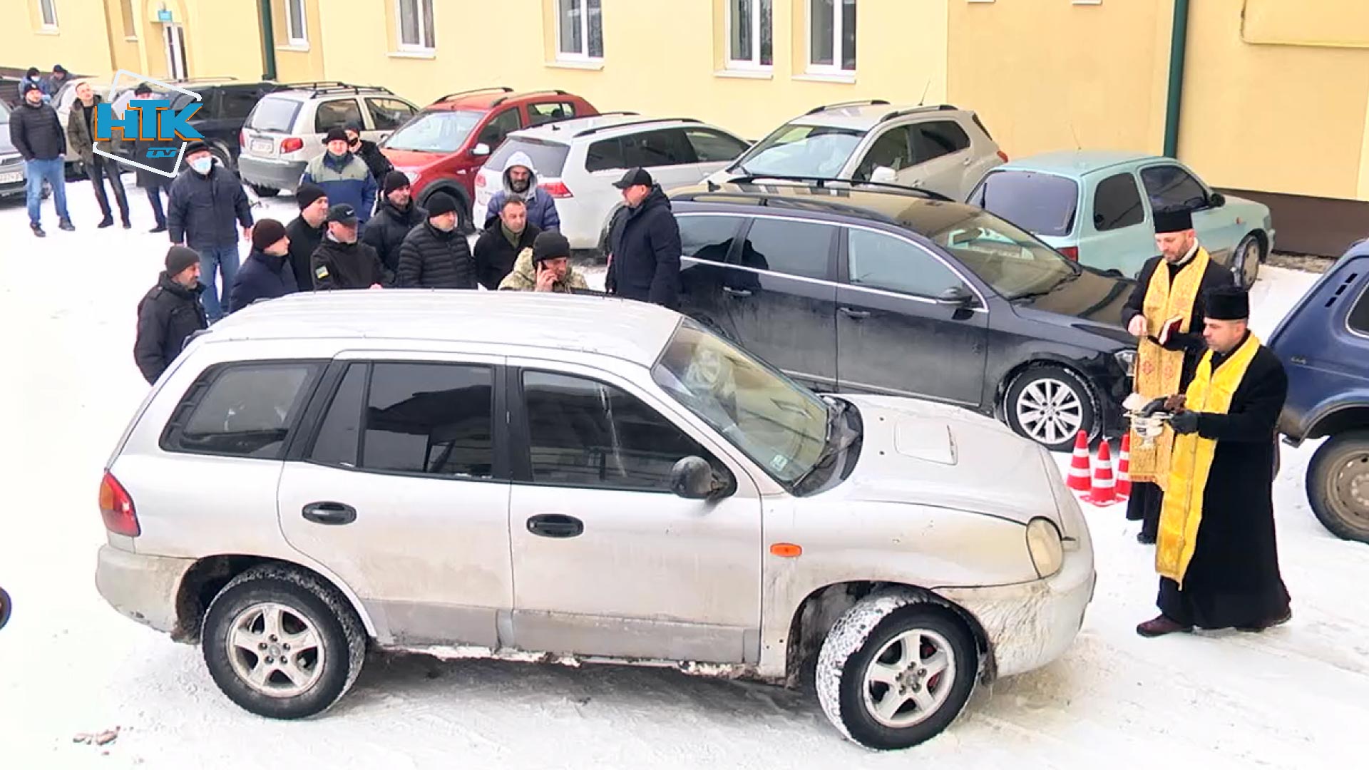 Коломийські благодійники придбали автомобіль для захисників на Сході (ВІДЕО)