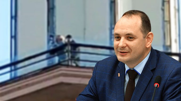 На франківській ратуші кохалися невідомі: Марцінків не проти заробляти на цьому гроші (ВІДЕО)