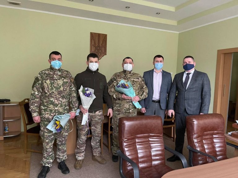 Троє прикарпатських податківців повернулися із зони ООС (ФОТО)
