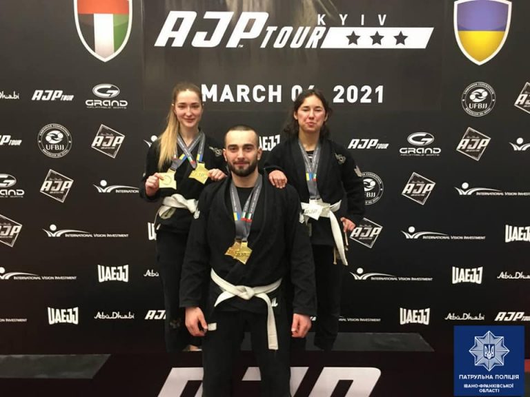 Франківські патрульні вибороли шість медалей на міжнародному чемпіонаті з джиу-джитсу