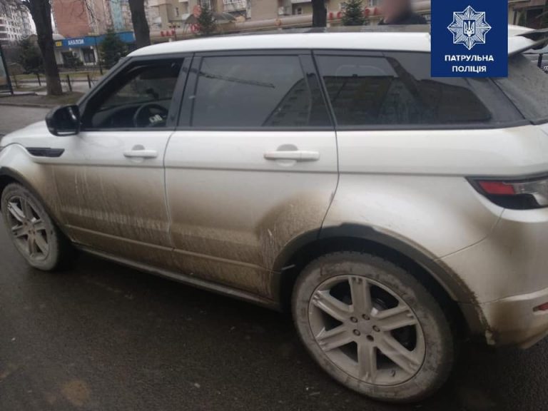 У Франківську виявили двійник “Range Rover” з Києва: його знайшли завдяки порушенням водія (ФОТО)